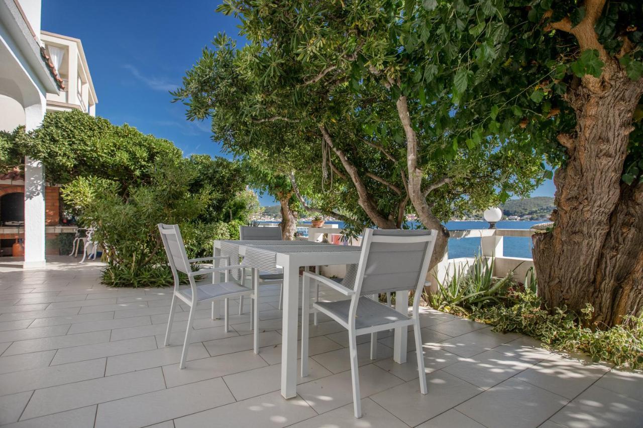 Appartamento House Subic Supetarska Draga Esterno foto