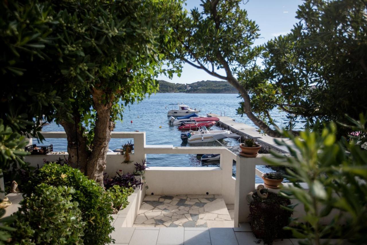 Appartamento House Subic Supetarska Draga Esterno foto