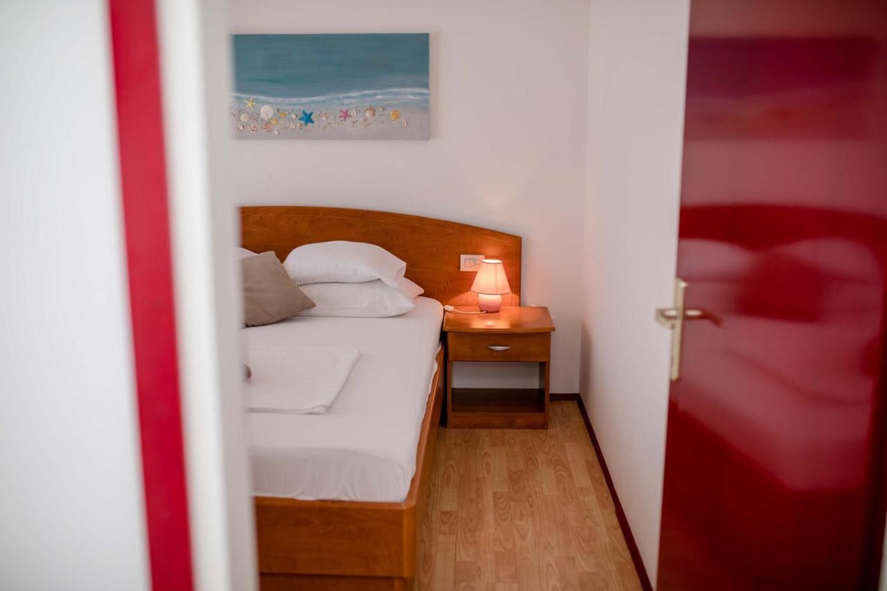 Appartamento House Subic Supetarska Draga Esterno foto