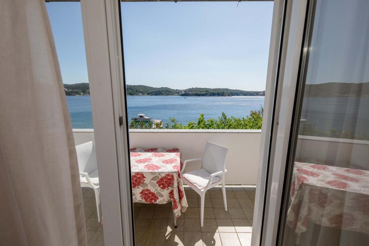 Appartamento House Subic Supetarska Draga Esterno foto