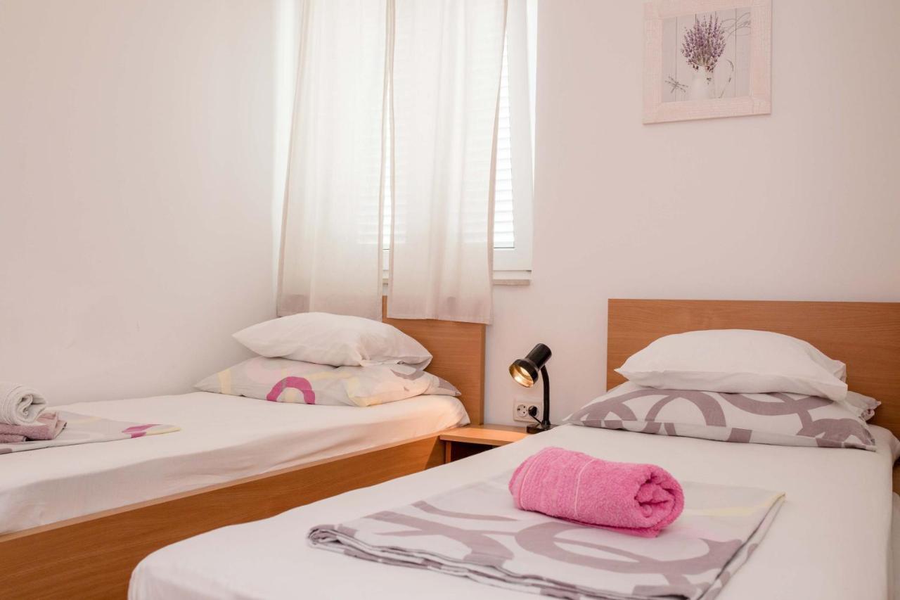 Appartamento House Subic Supetarska Draga Esterno foto