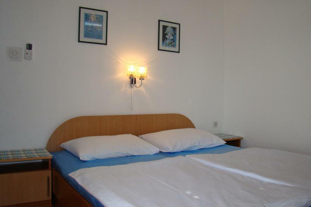 Appartamento House Subic Supetarska Draga Esterno foto